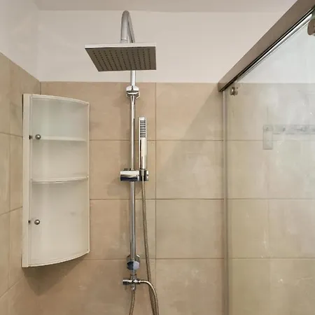 Rustic Self-inn * Rhodes City